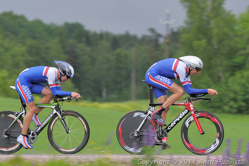 _DSC1221.jpg - Miehet 54 km: Cycle Club Helsinki, Mikael Myllymäki ja Aki Turunen (1./1.08.07,34)