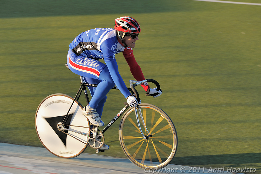 _DSC8958.jpg - Ratapyöräilykilpailut Helsingin Velodromilla